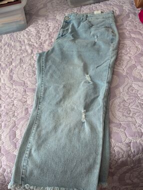 Light Blue Distressed Women’s Jeans